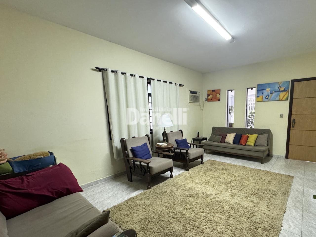 Casa para aluguel no Jardim das Nações: 