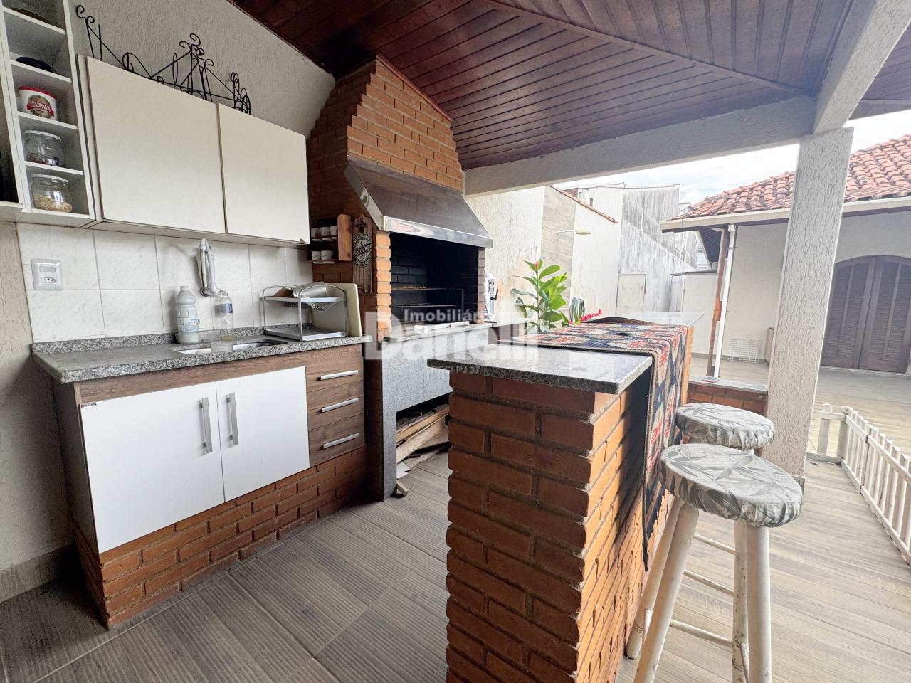 Casa para aluguel no Jardim das Nações: 