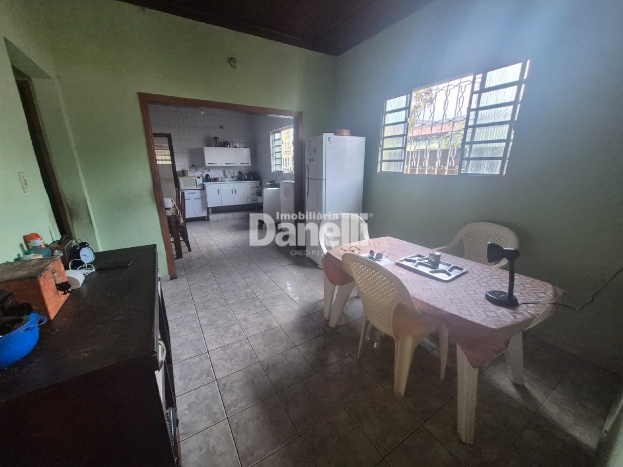 Casa à venda no Centro: 