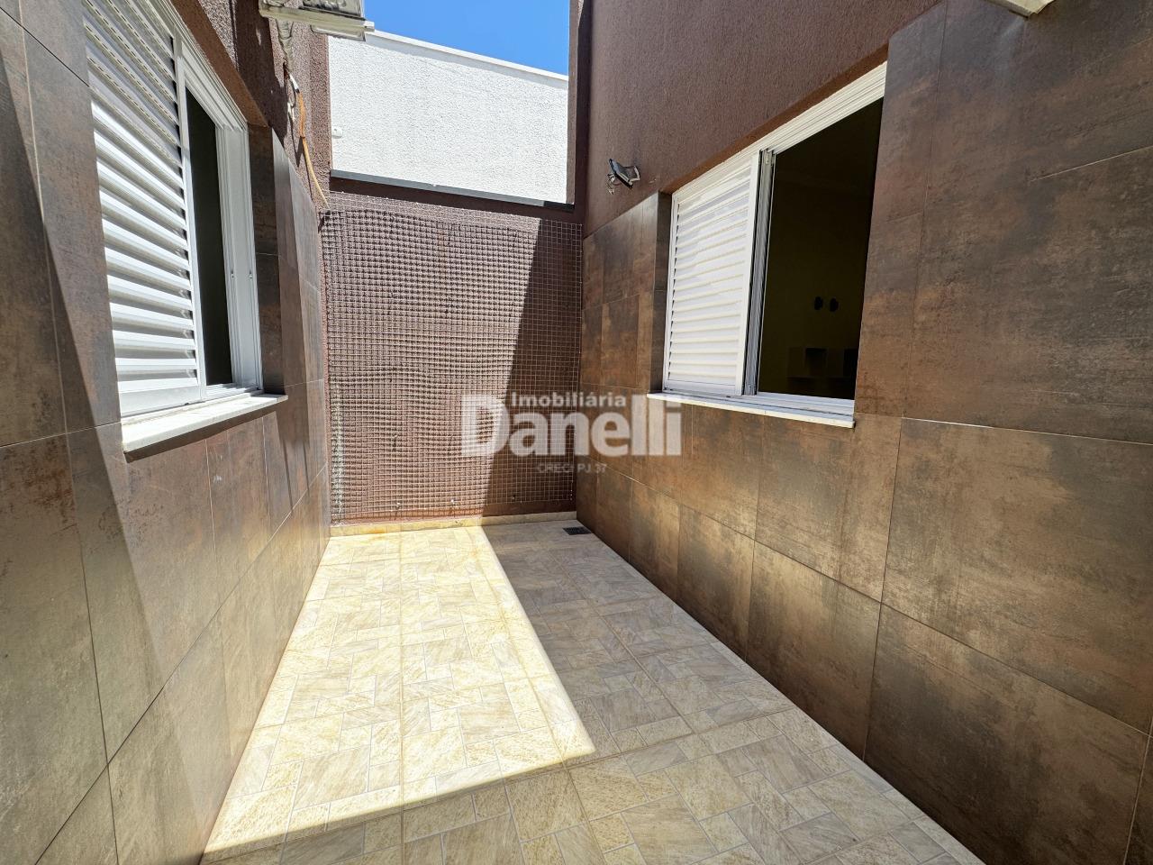 Casa em Condomínio à venda no Piracangaguá: 