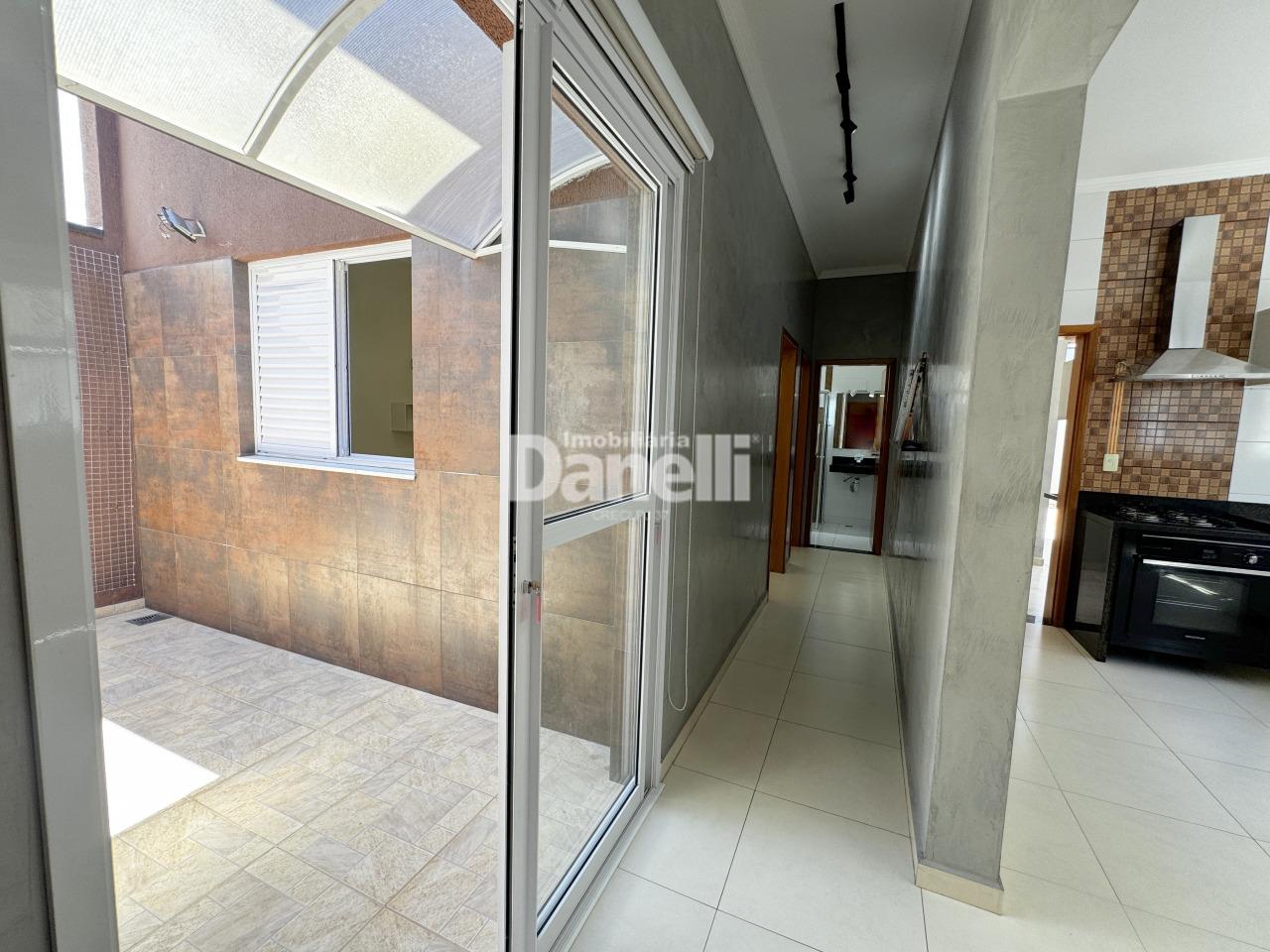 Casa em Condomínio à venda no Piracangaguá: 