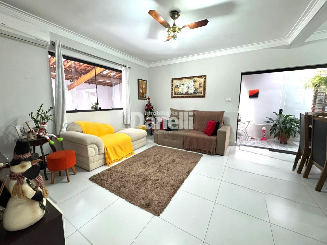 Casa à venda no Jardim Maria Augusta: 