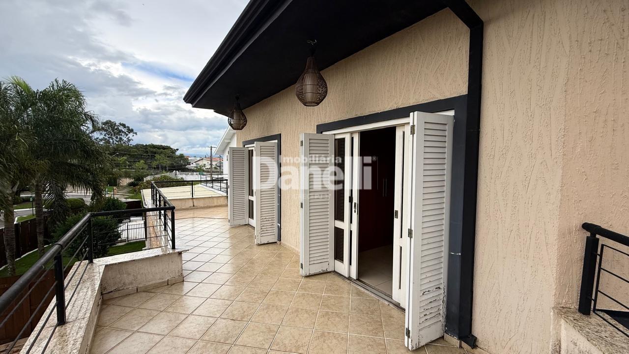 Casa em Condomínio à venda no Condomínio Village Taubaté: sacada dos quartos 