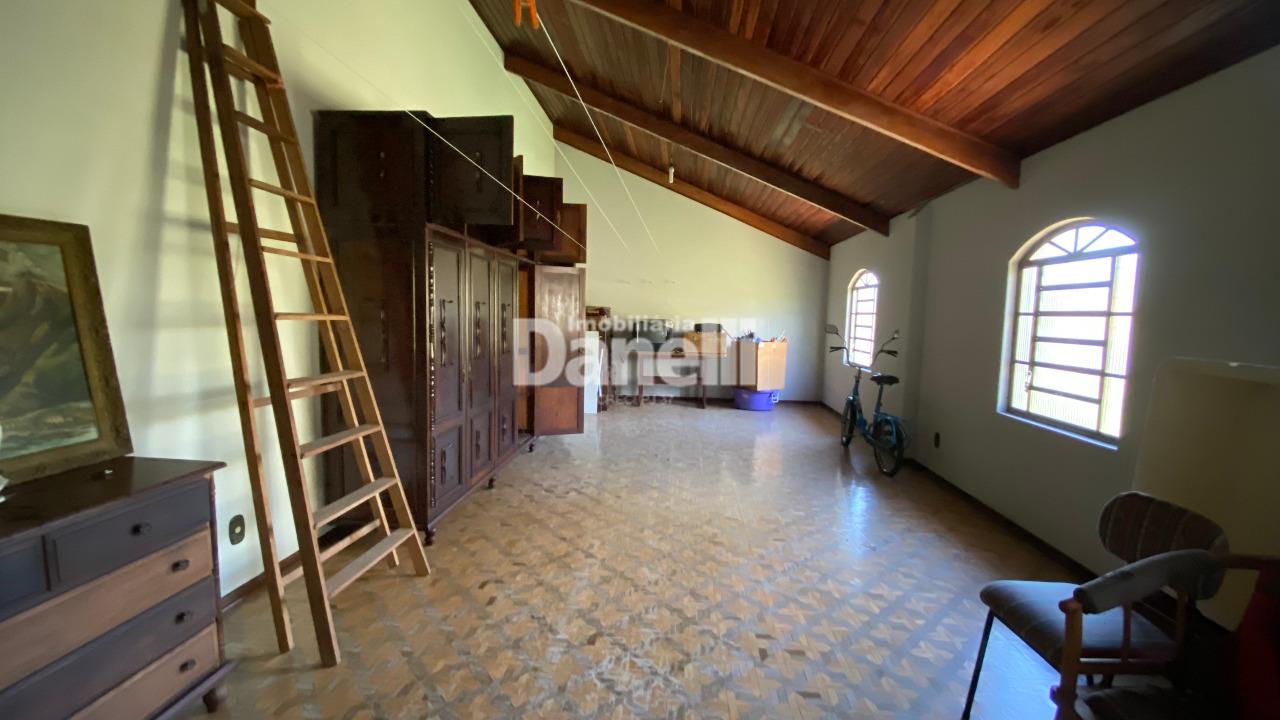 Casa à venda no Centro: 