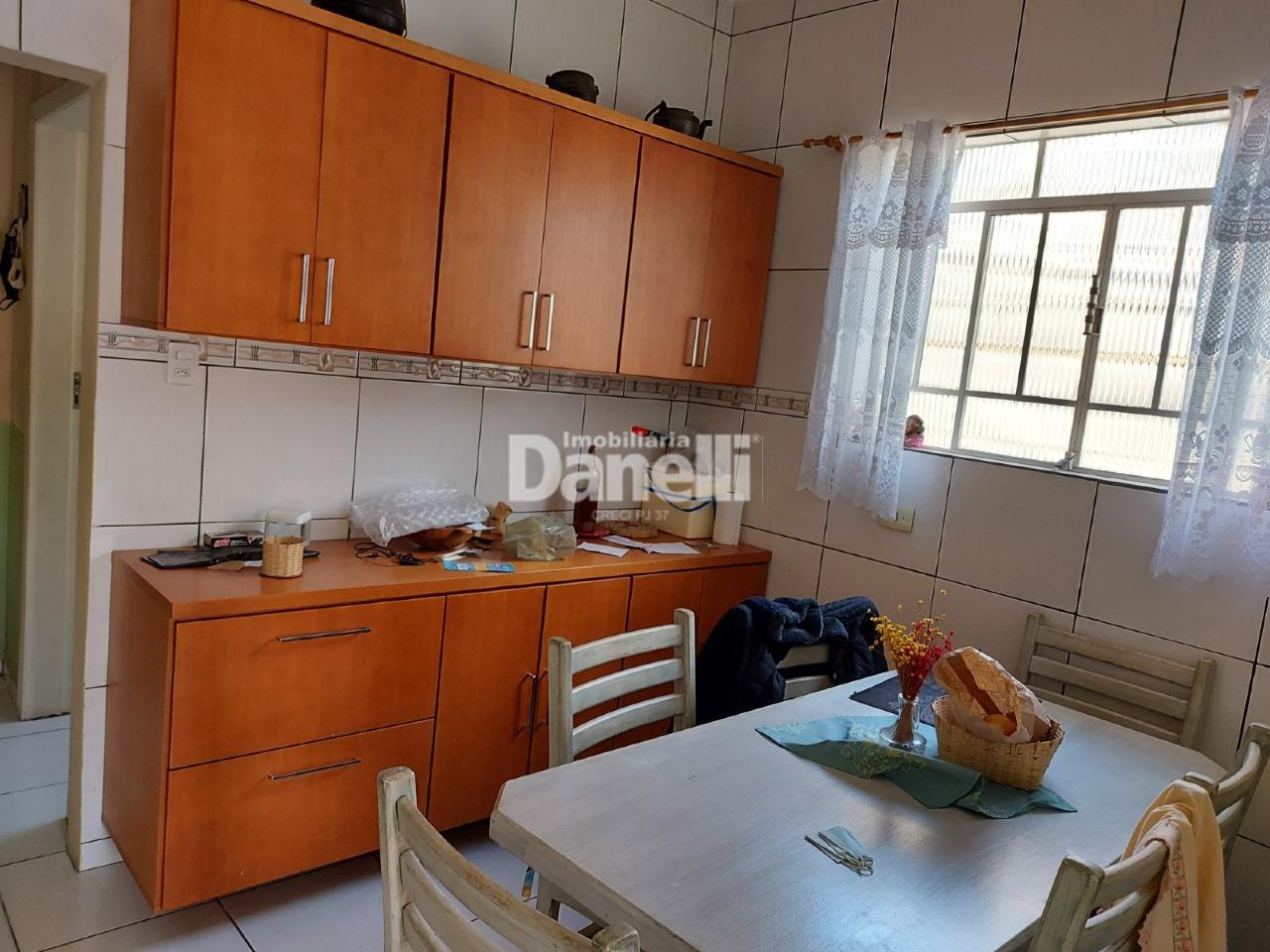 Casa à venda no Parque Santo Antônio: 