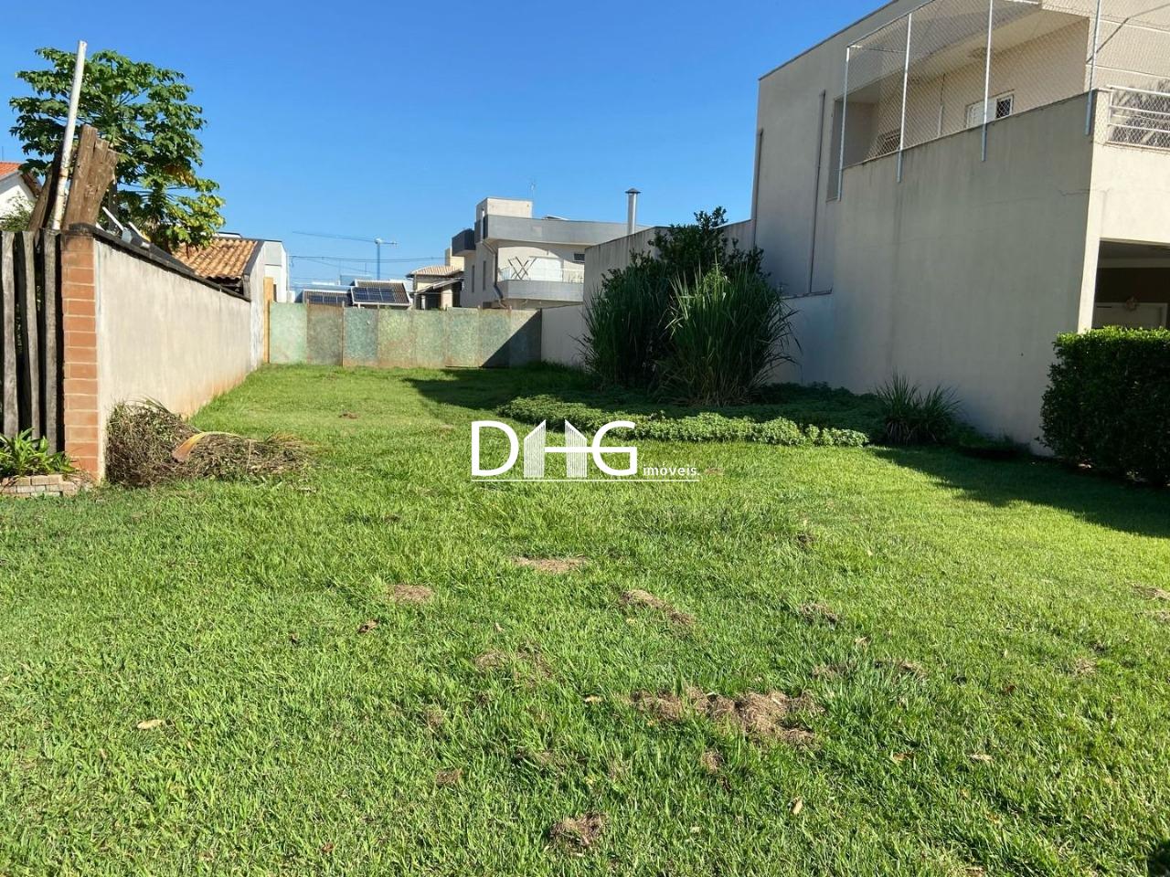 Terreno em Condomínio à venda no Jardim Planalto: 