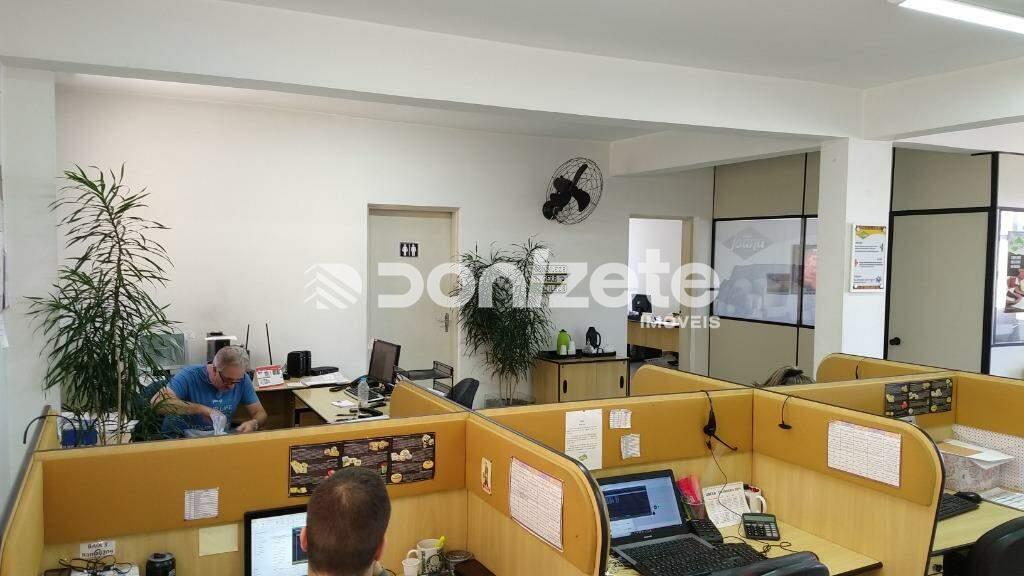 Prédio à venda no Vila Valparaíso: 