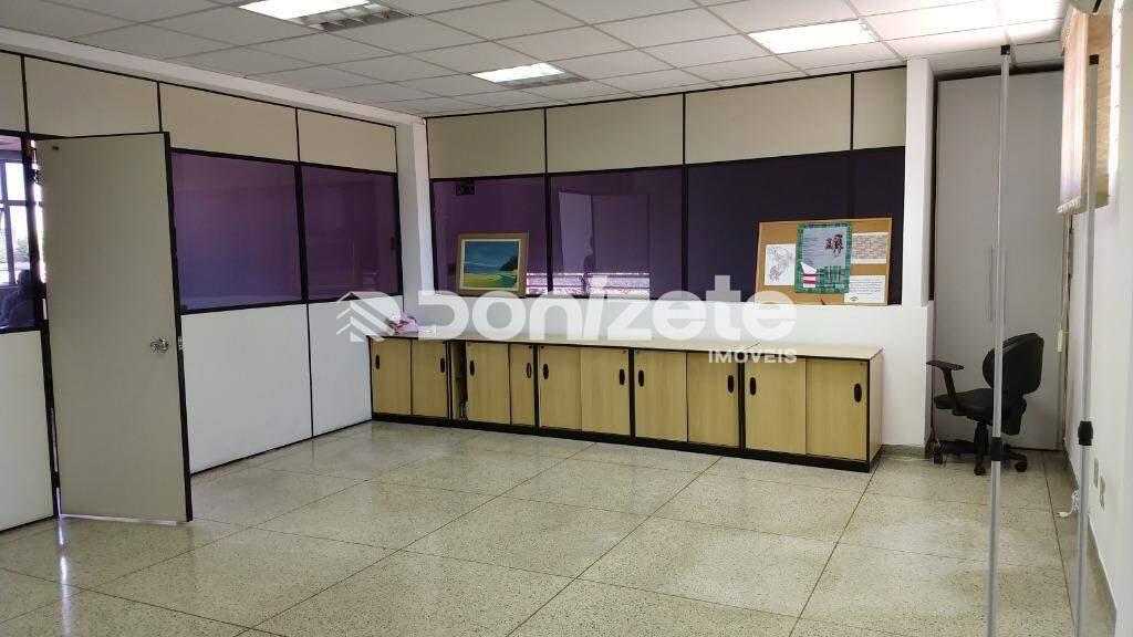 Prédio à venda no Vila Valparaíso: 