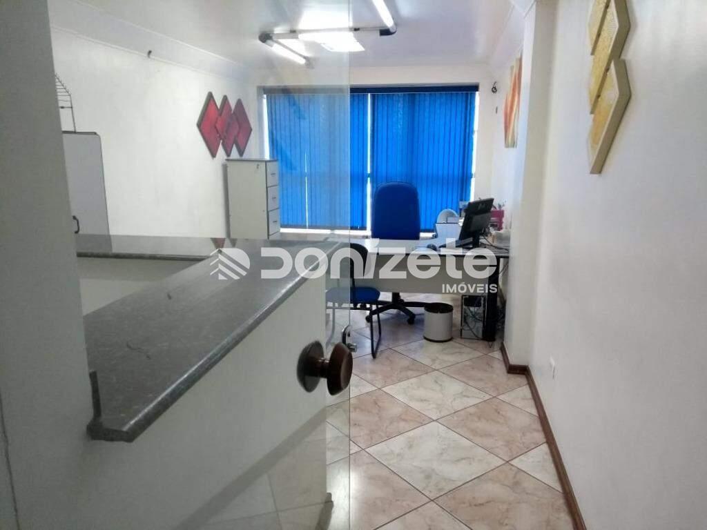 Sala à venda no Centro: 