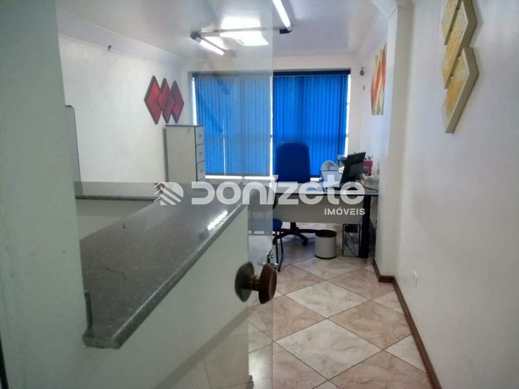 Sala à venda no Centro: 