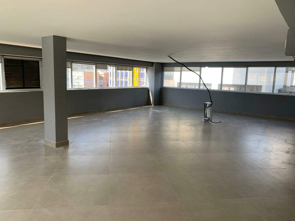 Sala à venda no Centro: 