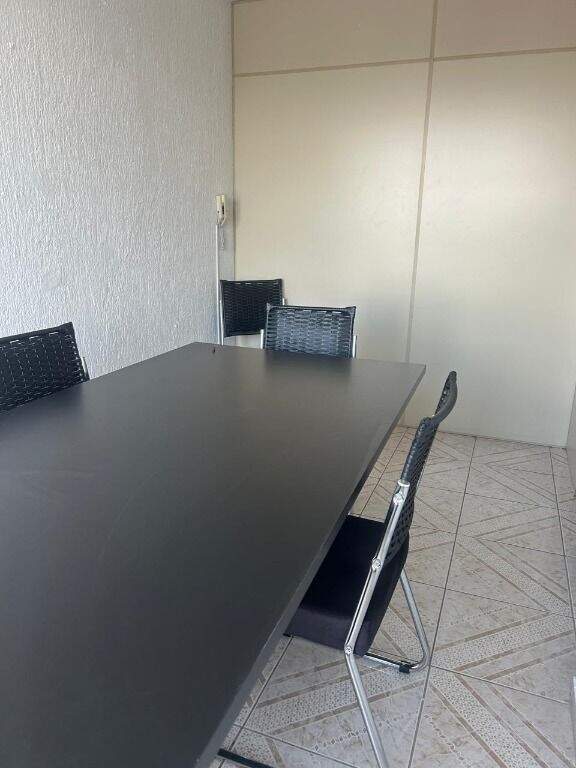 Sala à venda no Centro: 