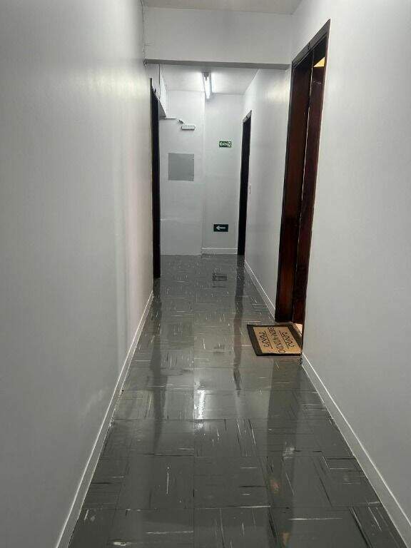 Sala à venda no Centro: 