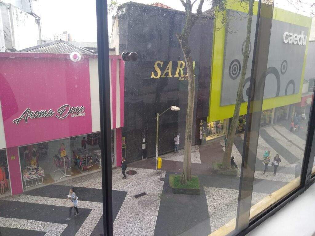 Sala à venda no Centro: 