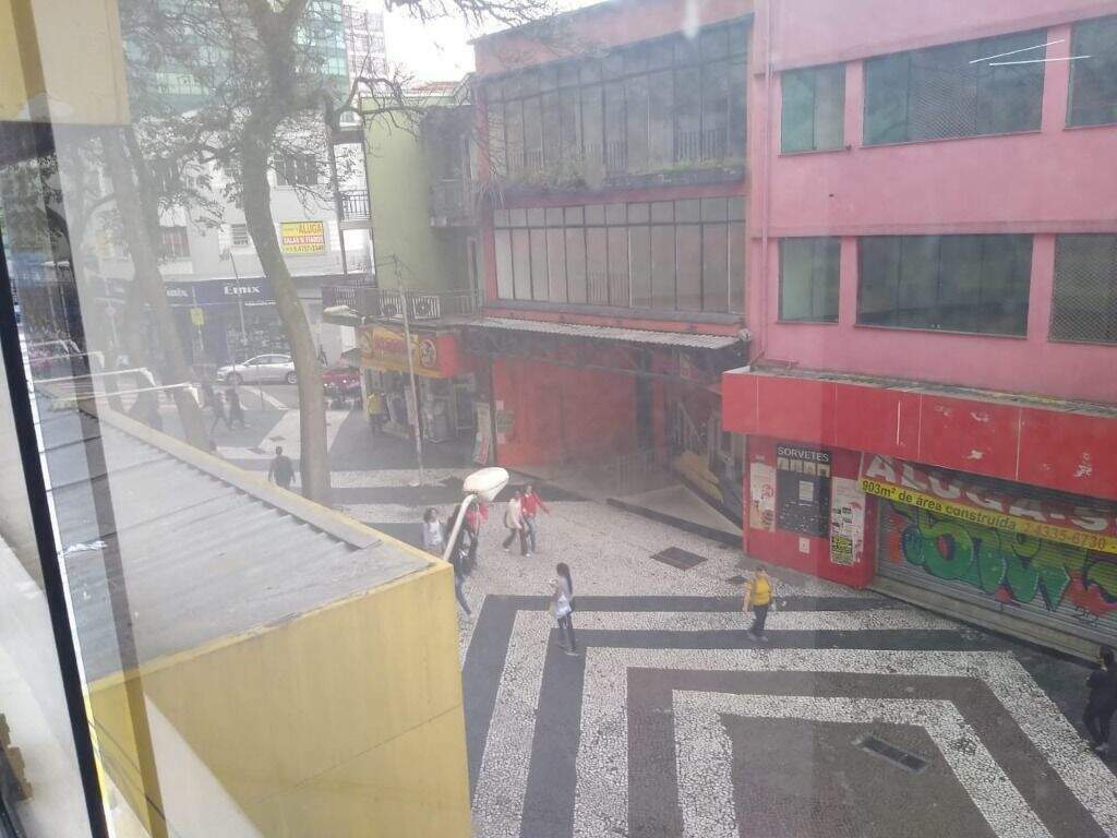 Sala à venda no Centro: 