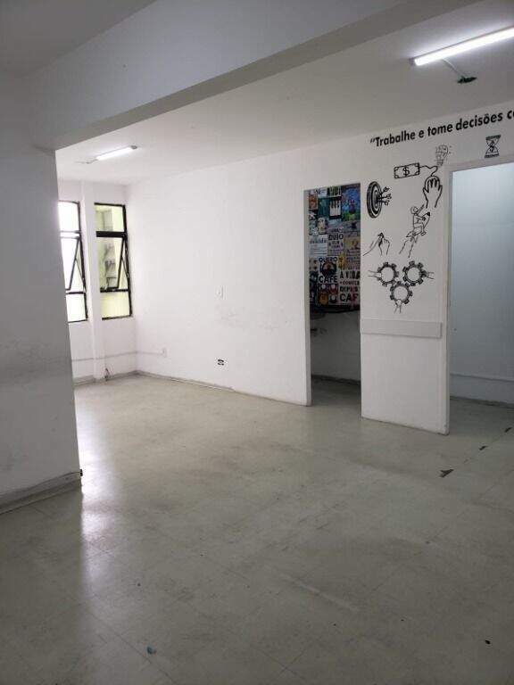 Sala à venda no Centro: 