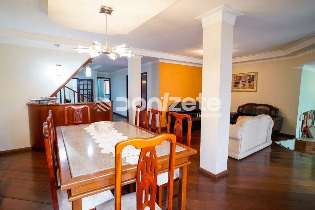 Sobrado à venda no Campestre: 