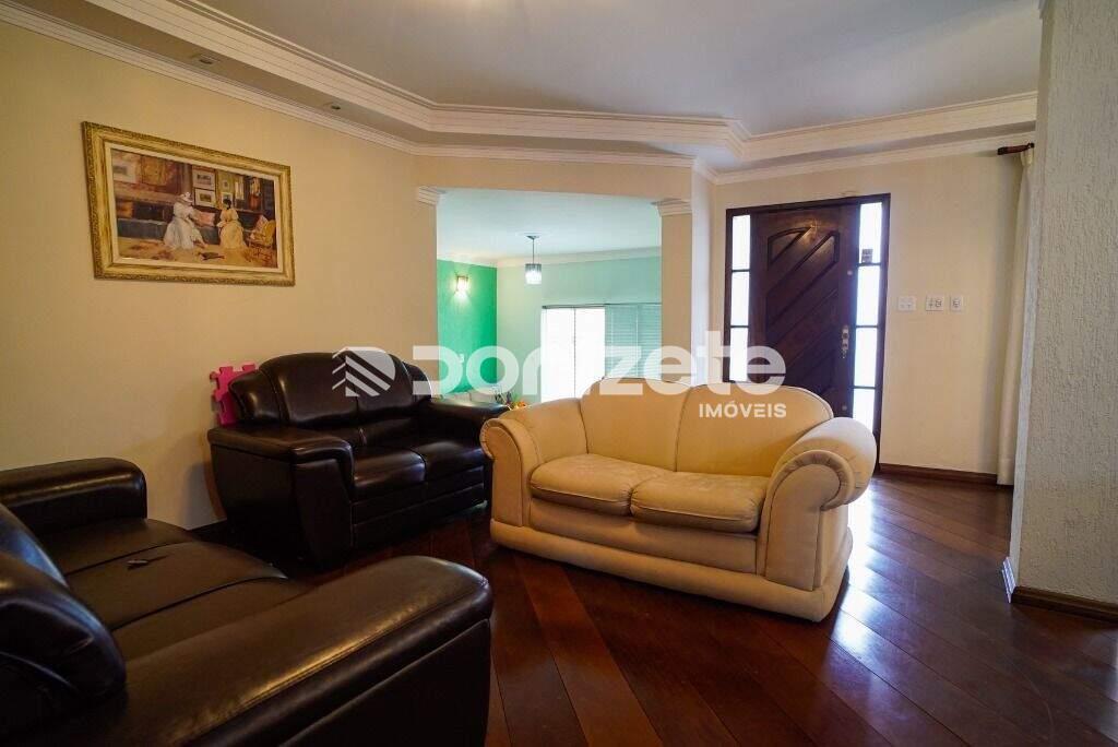 Sobrado à venda no Campestre: 