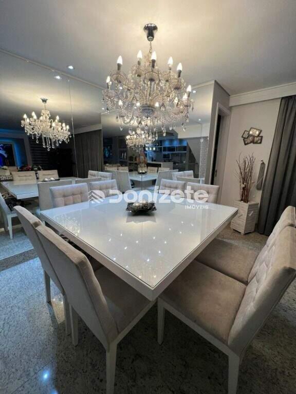 Sobrado à venda no Jardim: 