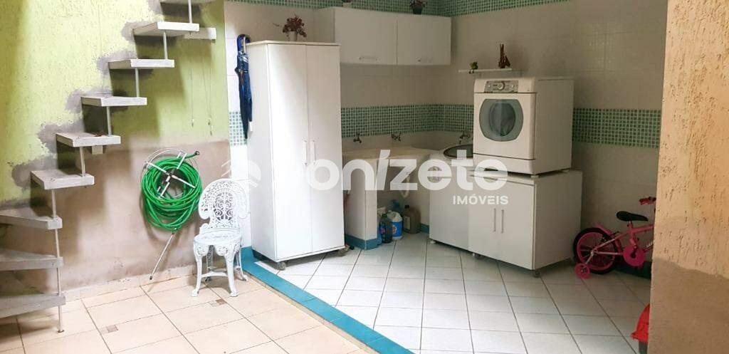 Sobrado à venda no Parque Marajoara: 