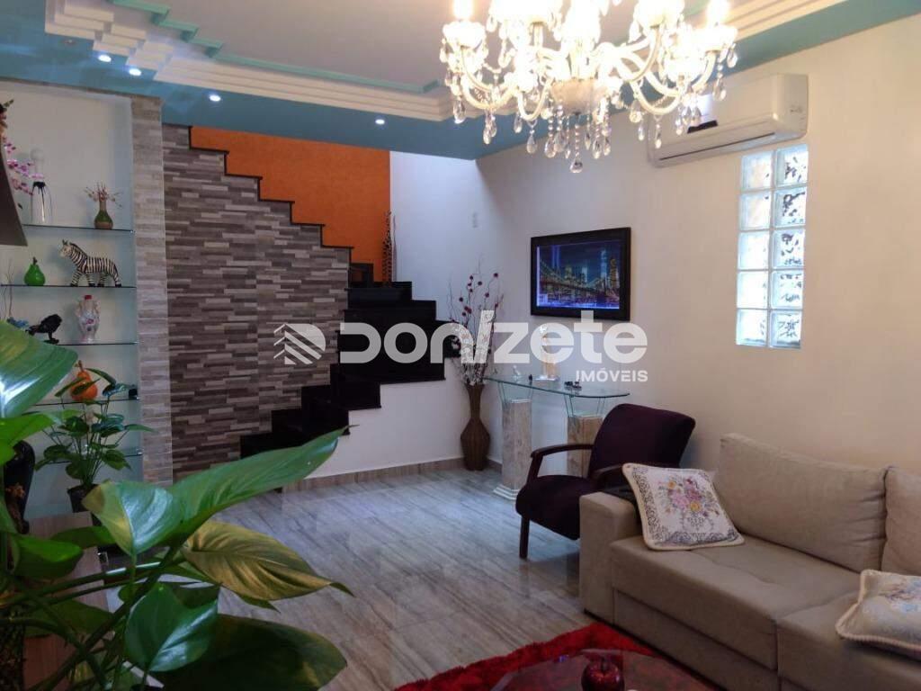 Sobrado à venda no Vila Lutécia: 