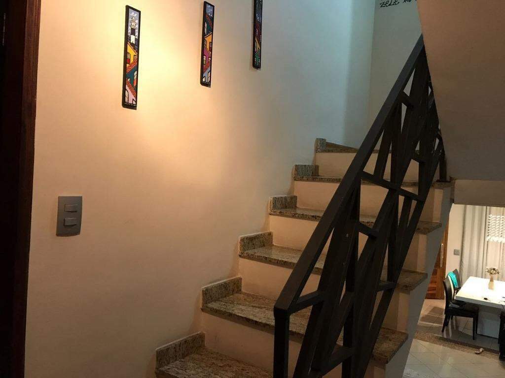 Sobrado à venda no Vila Scarpelli: 