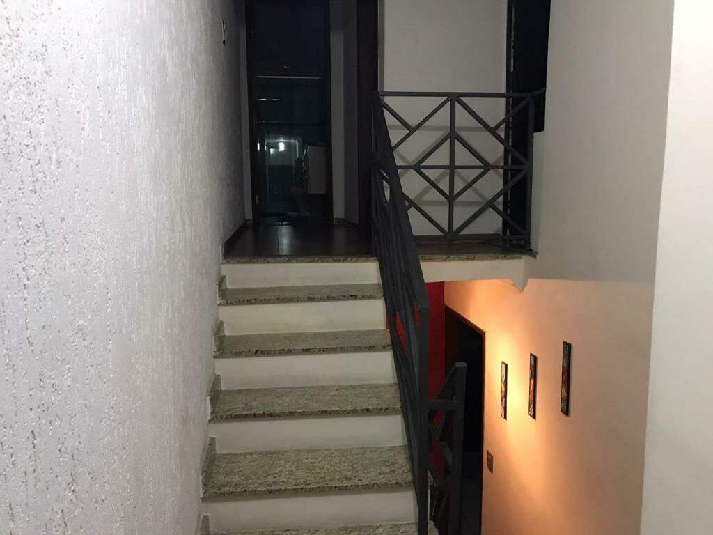 Sobrado à venda no Vila Scarpelli: 