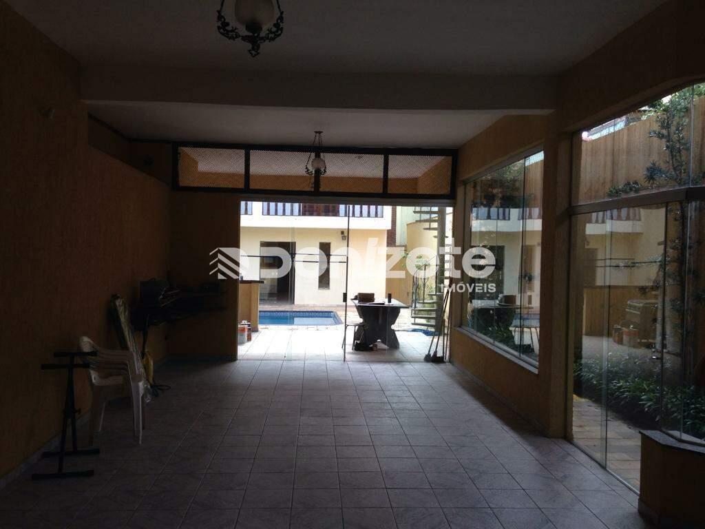 Sobrado à venda no Campestre: 