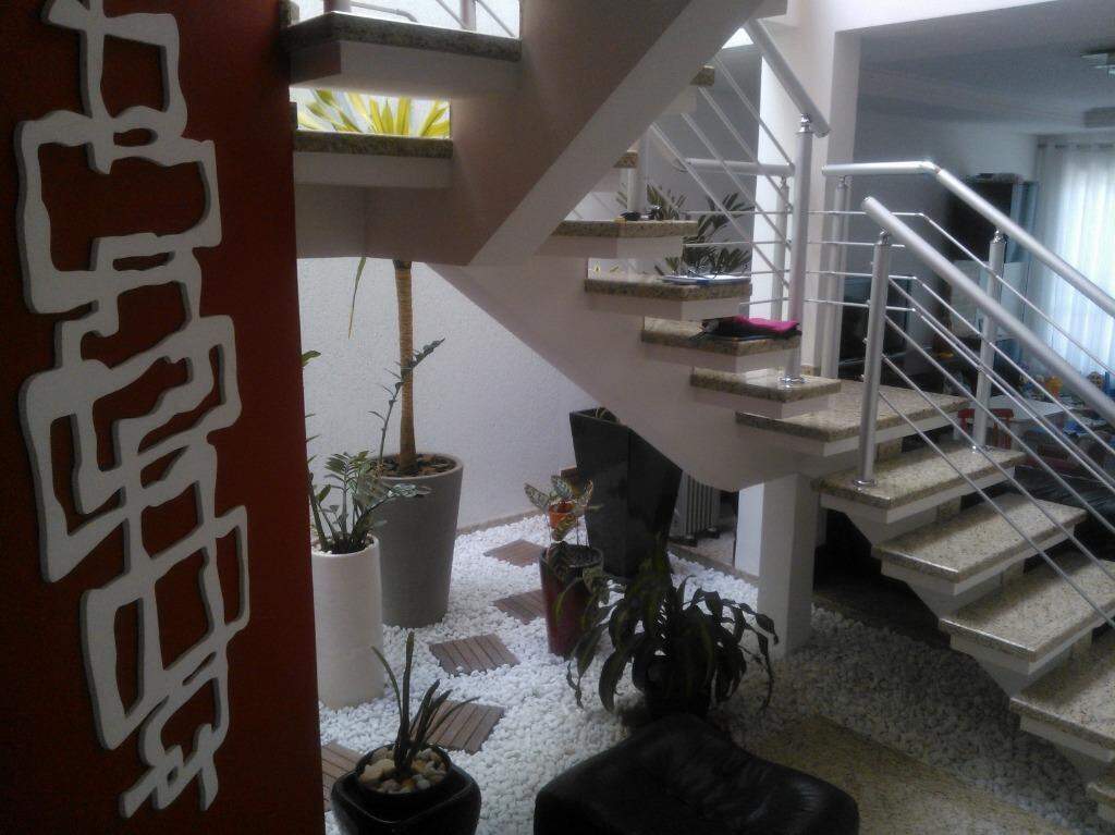 Sobrado à venda no Vila Scarpelli: 