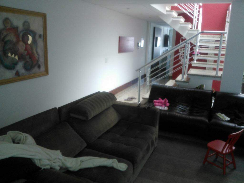 Sobrado à venda no Vila Scarpelli: 