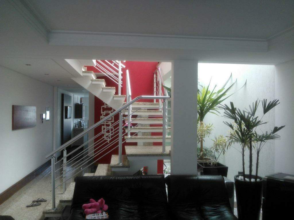 Sobrado à venda no Vila Scarpelli: 