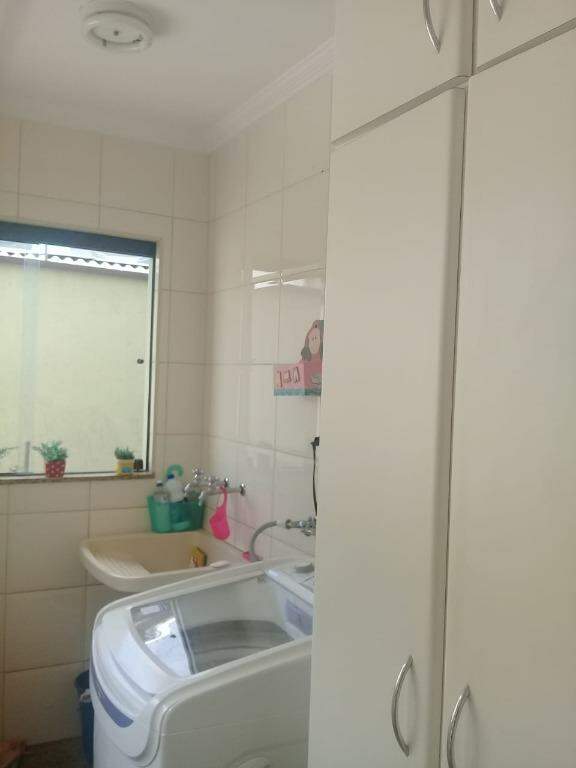 Sobrado à venda no Parque Jaçatuba: 