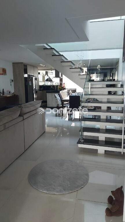 Sobrado à venda no Vila Vilma: 