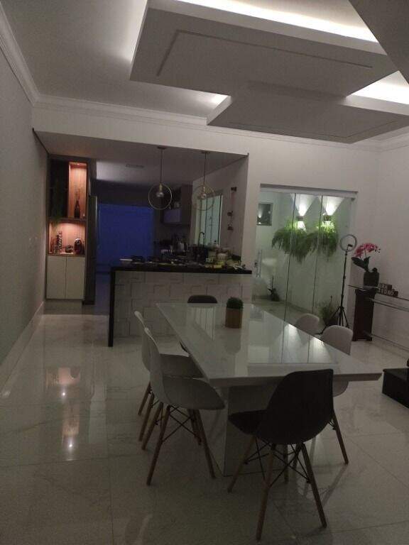 Sobrado à venda no Jardim Milena: 