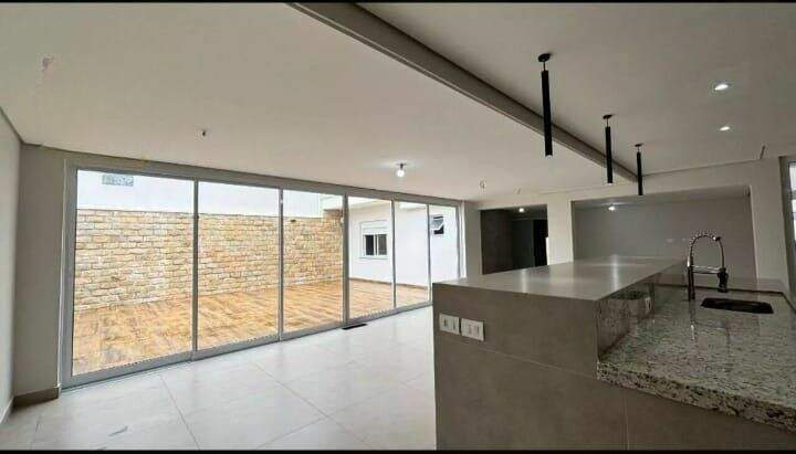 Sobrado à venda no Parque dos Pássaros: 