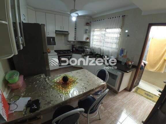 Sobrado à venda no Vila Eldízia: 