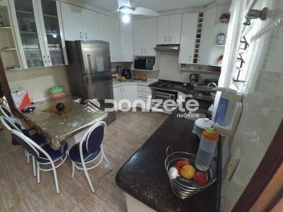 Sobrado à venda no Vila Eldízia: 