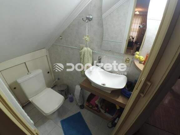 Sobrado à venda no Vila Eldízia: 