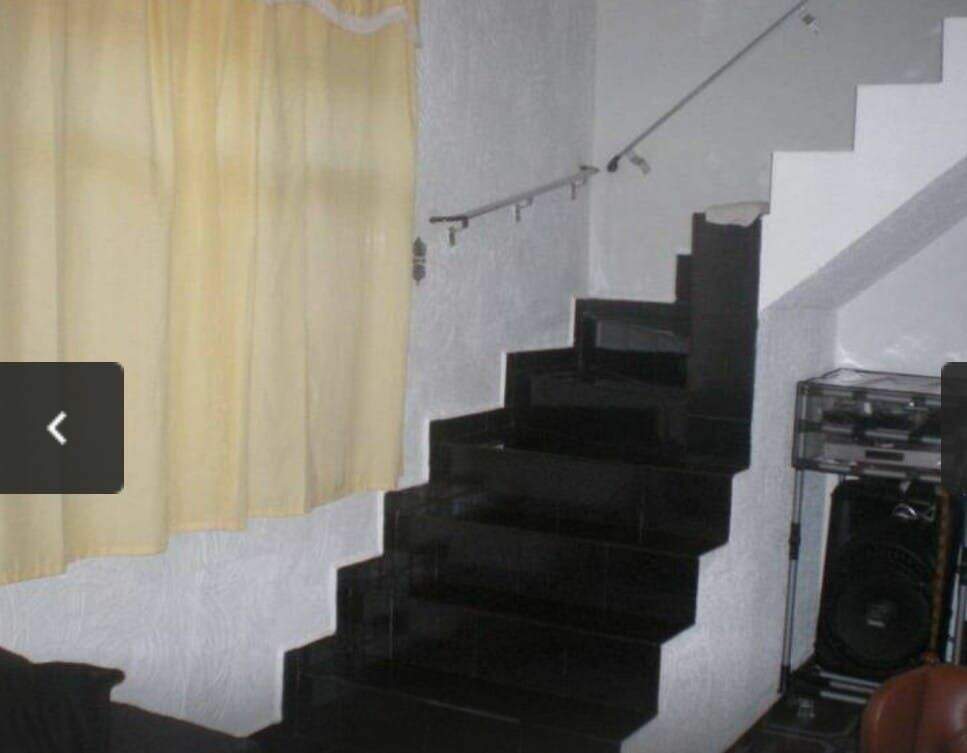 Sobrado à venda no Alves Dias: 