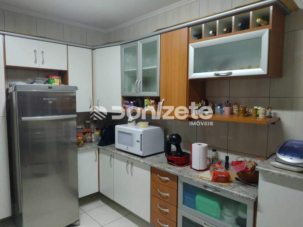 Sobrado à venda no Campestre: 