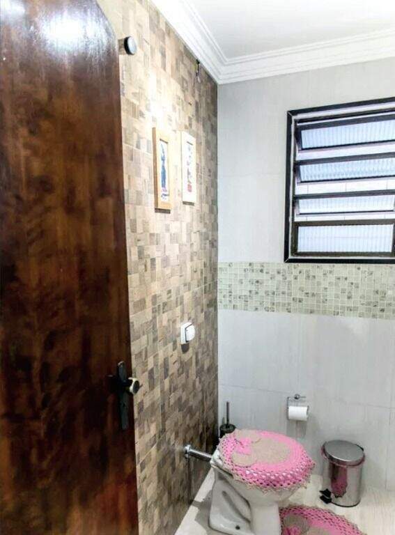 Sobrado à venda no Jardim Rina: 