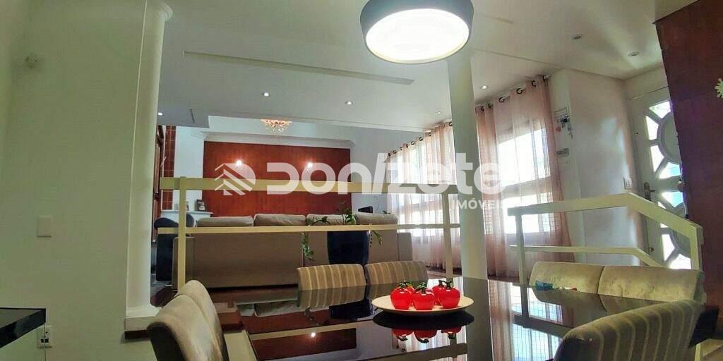 Sobrado à venda no Campestre: 