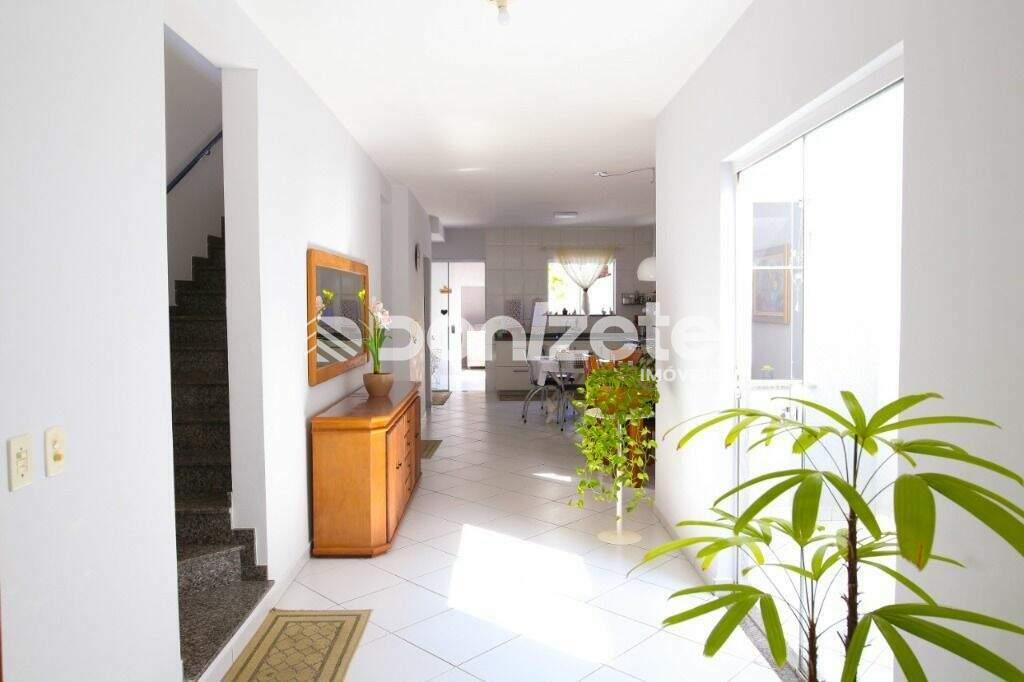 Sobrado à venda no Jardim: 