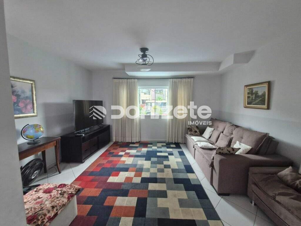 Sobrado à venda no Jardim: 