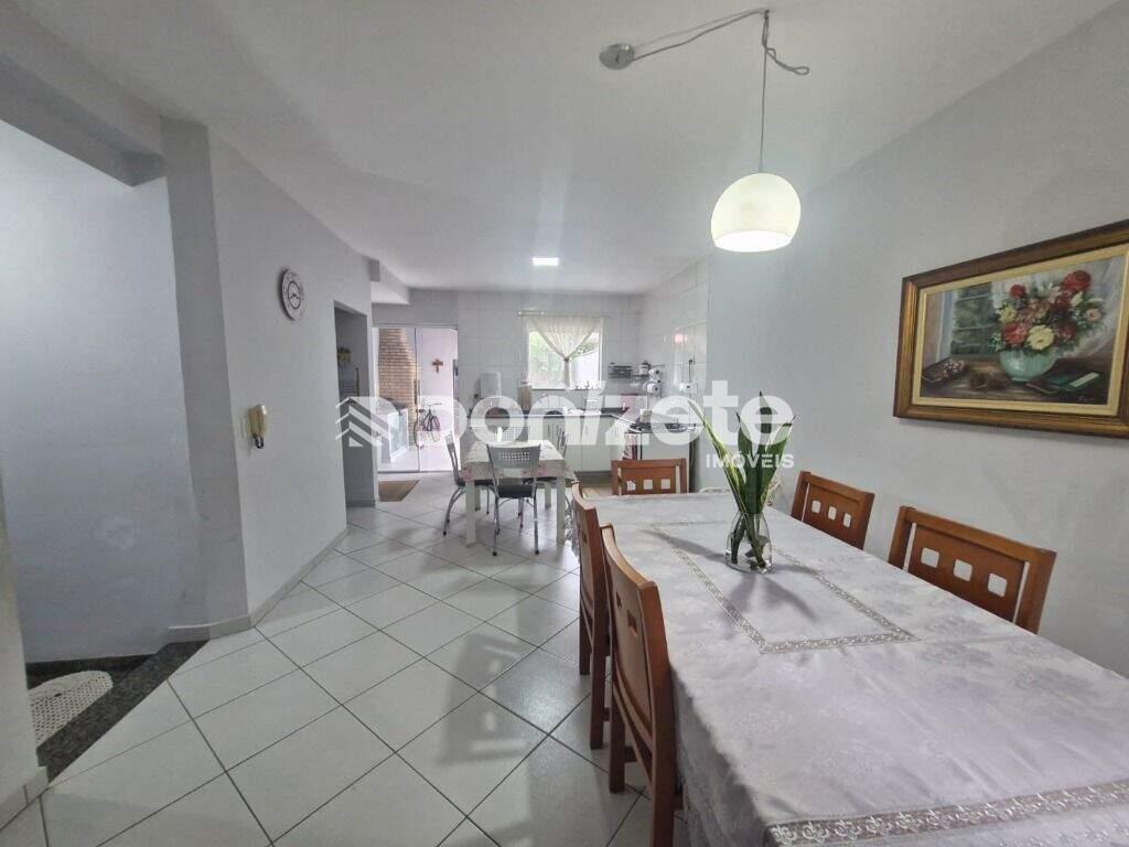 Sobrado à venda no Jardim: 