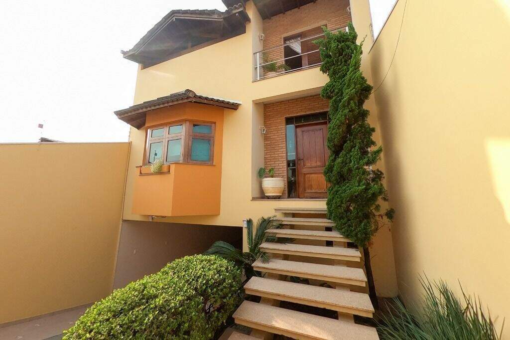 Sobrado à venda no Jardim Pilar: 