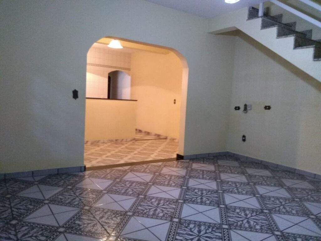 Sobrado à venda no Vila Guarani: 