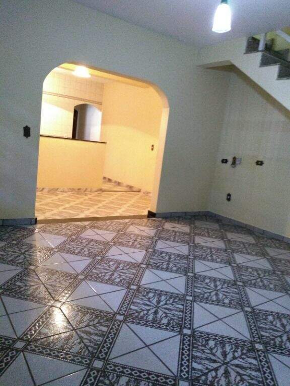 Sobrado à venda no Vila Guarani: 