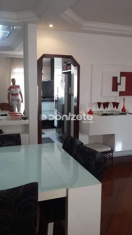 Apartamento à venda no Santa Teresinha: 