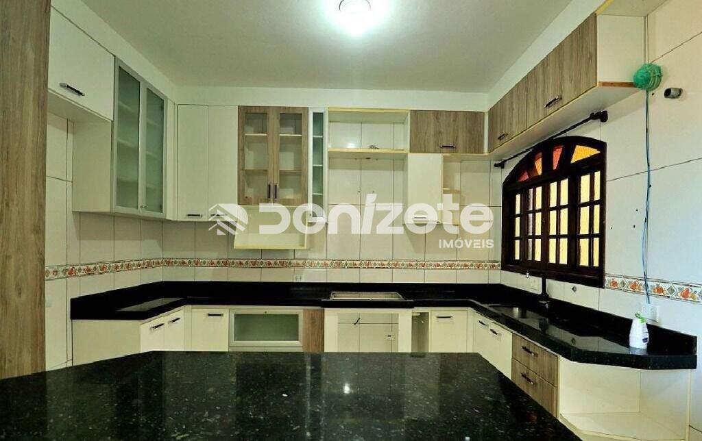 Casa à venda no Parque Gerassi: 